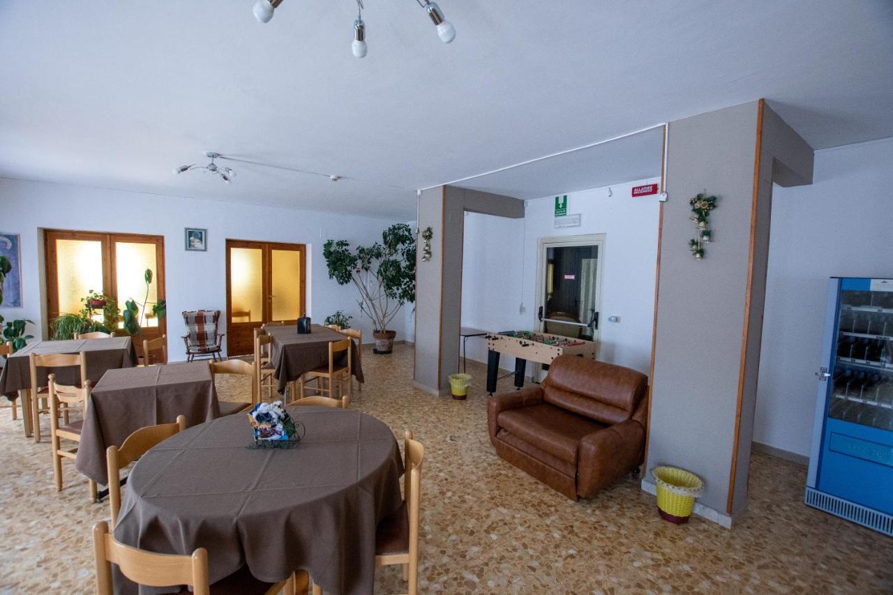 Casa Per Ferie Beatorosaz 호텔 세사나토리니즈 외부 사진