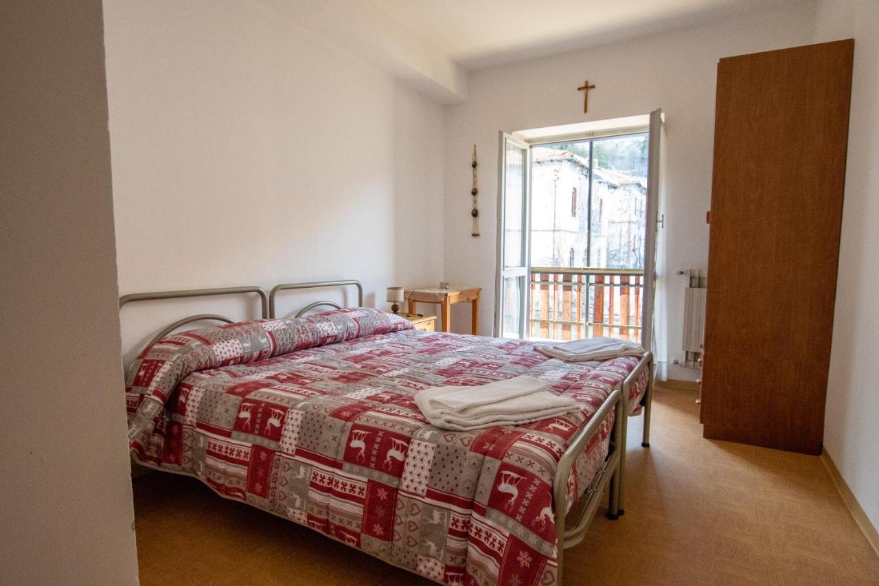 Casa Per Ferie Beatorosaz 호텔 세사나토리니즈 외부 사진